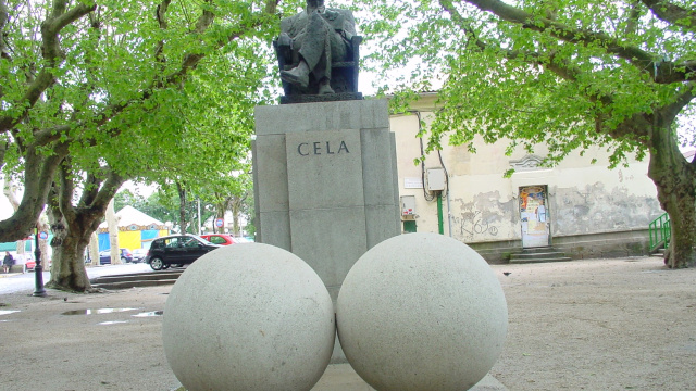 Monumento a Camilo José Cela